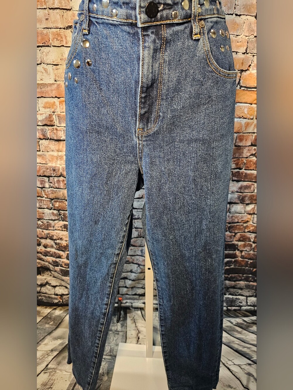 HÂLE Studded High Rise Straight Leg Jeans W Size 29 Medium Wash Silver Stud